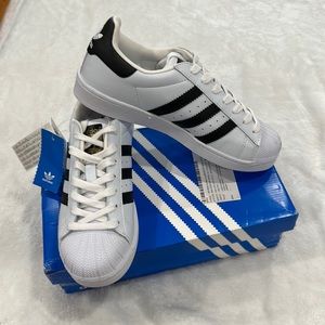 Men’s ADIDAS Superstar sneakers size 7